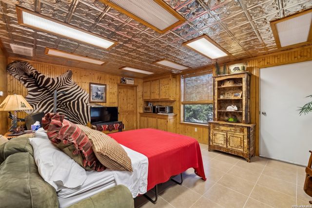 504 BUCK TRL, Canyon Lake, TX 78133