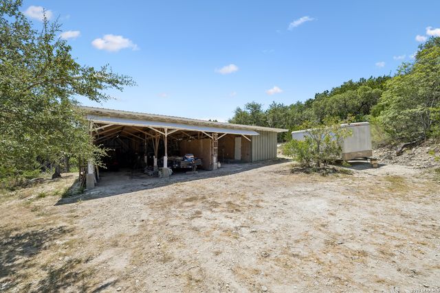 504 BUCK TRL, Canyon Lake, TX 78133