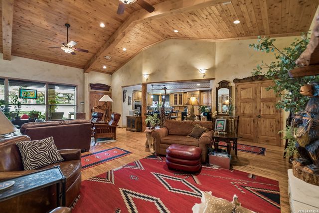 504 BUCK TRL, Canyon Lake, TX 78133