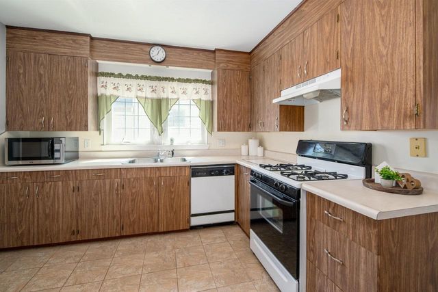 1642 SHERIDAN STREET, Oshkosh, WI 54901