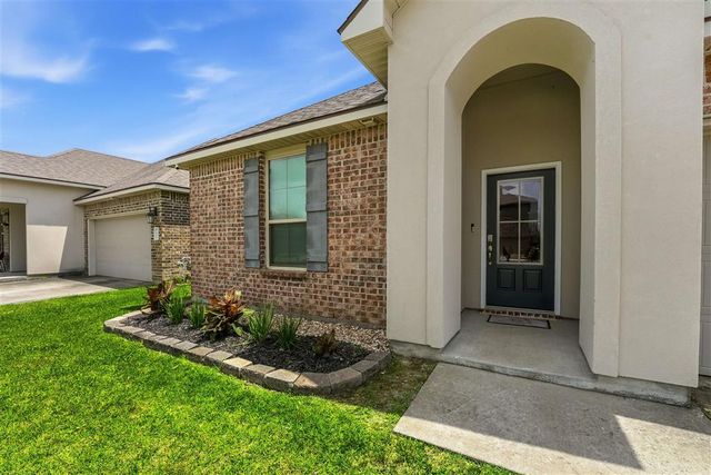 303 Oak Hampton Drive, Sulphur, LA 70665