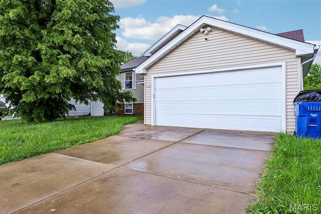 2342 Farnham Lane, Florissant, MO 63033