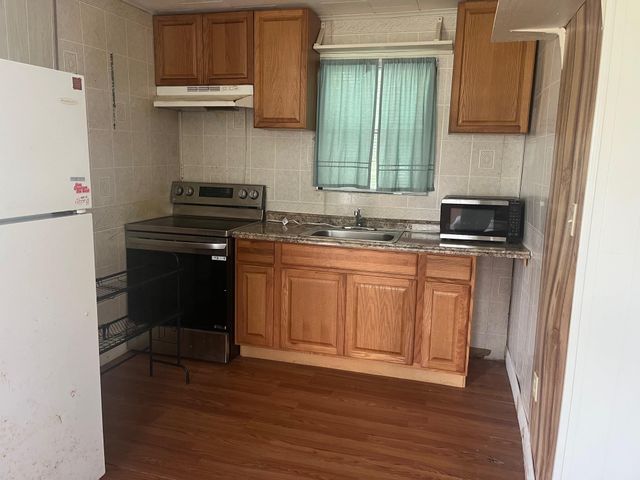 202 N Avenue C, Freeport, TX 77541