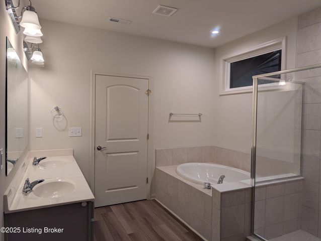 2861 Hamilton Springs Dr, Louisville, KY 40245