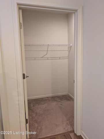 2861 Hamilton Springs Dr, Louisville, KY 40245