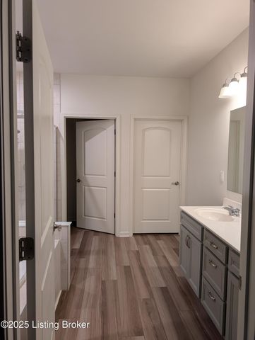 2861 Hamilton Springs Dr, Louisville, KY 40245