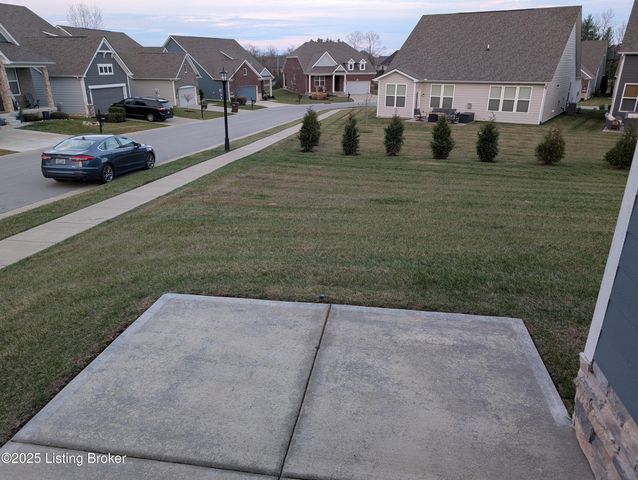 2861 Hamilton Springs Dr, Louisville, KY 40245