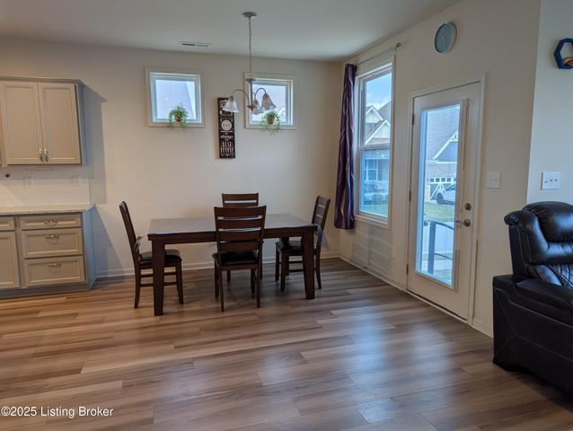 2861 Hamilton Springs Dr, Louisville, KY 40245