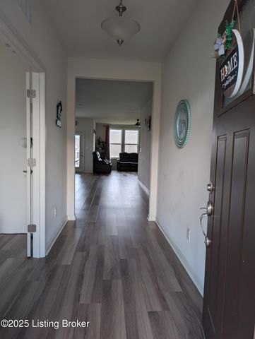 2861 Hamilton Springs Dr, Louisville, KY 40245