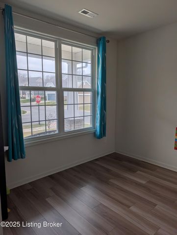 2861 Hamilton Springs Dr, Louisville, KY 40245