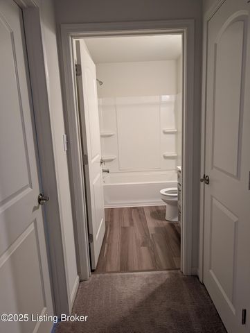 2861 Hamilton Springs Dr, Louisville, KY 40245