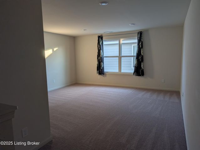 2861 Hamilton Springs Dr, Louisville, KY 40245