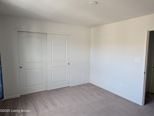 2861 Hamilton Springs Dr, Louisville, KY 40245