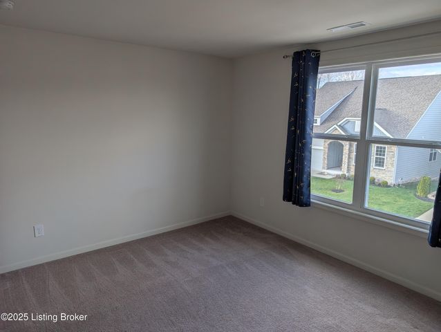 2861 Hamilton Springs Dr, Louisville, KY 40245