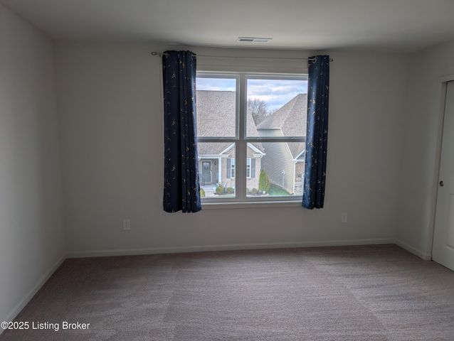 2861 Hamilton Springs Dr, Louisville, KY 40245