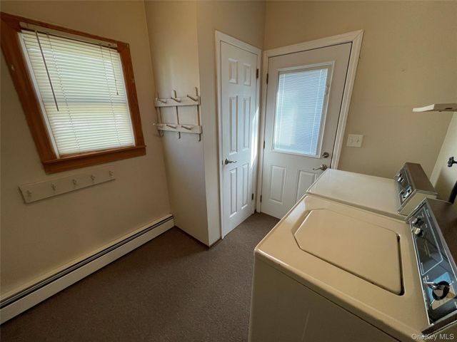 152 N Fulton Avenue, Lindenhurst, NY 11757