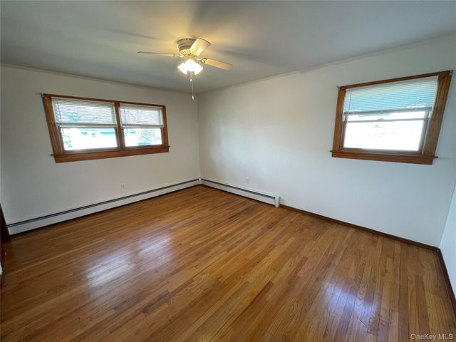 152 N Fulton Avenue, Lindenhurst, NY 11757