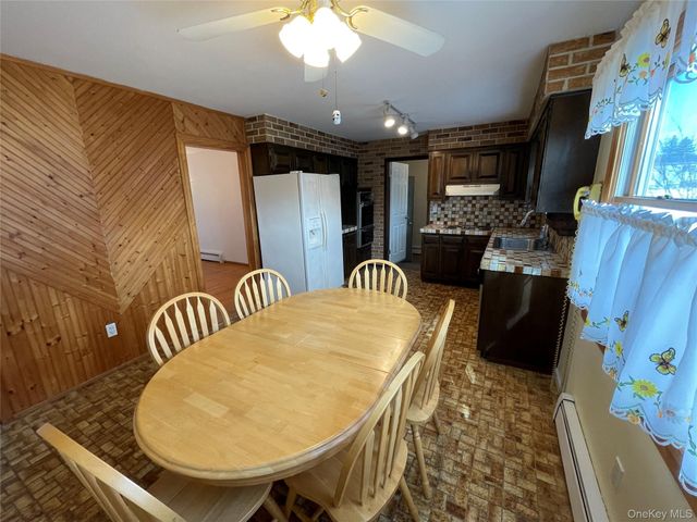 152 N Fulton Avenue, Lindenhurst, NY 11757