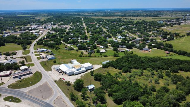 619 & 621 E Jefferson Avenue, Whitney, TX 76692