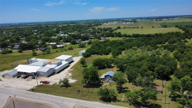 619 & 621 E Jefferson Avenue, Whitney, TX 76692