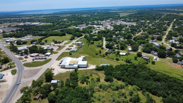 619 & 621 E Jefferson Avenue, Whitney, TX 76692