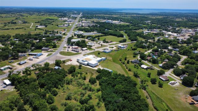 619 & 621 E Jefferson Avenue, Whitney, TX 76692