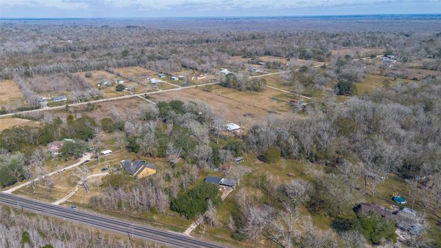 4935 Fm 1409, Dayton, TX 77535