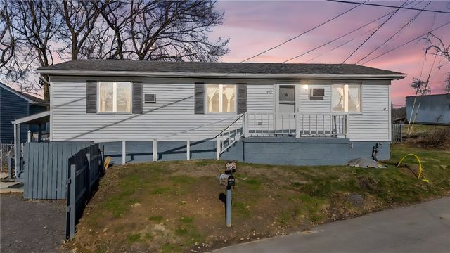 1152 W Gibson Ave, Connellsville, PA 15425