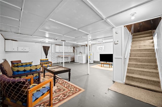 1152 W Gibson Ave, Connellsville, PA 15425