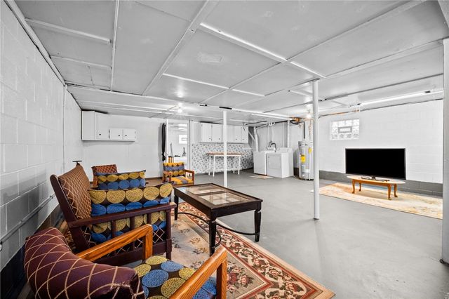 1152 W Gibson Ave, Connellsville, PA 15425