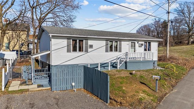 1152 W Gibson Ave, Connellsville, PA 15425