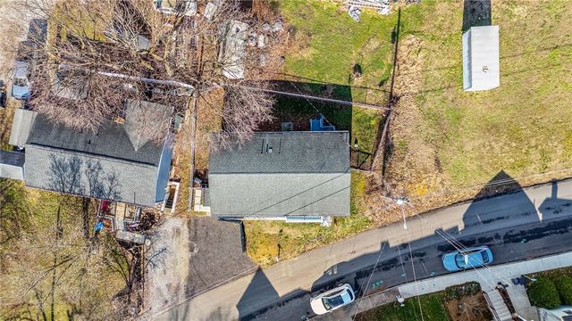 1152 W Gibson Ave, Connellsville, PA 15425