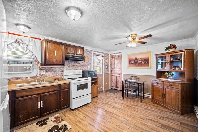 1152 W Gibson Ave, Connellsville, PA 15425