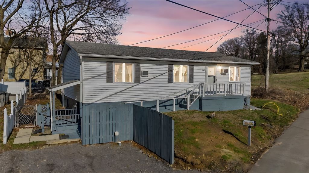 1152 W Gibson Ave, Connellsville, PA 15425