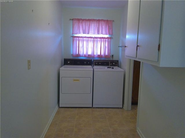 1 Holly Lane, Paola, KS 66071