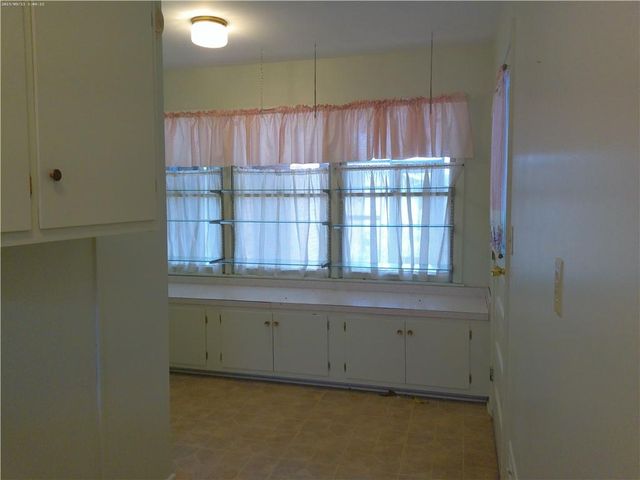 1 Holly Lane, Paola, KS 66071