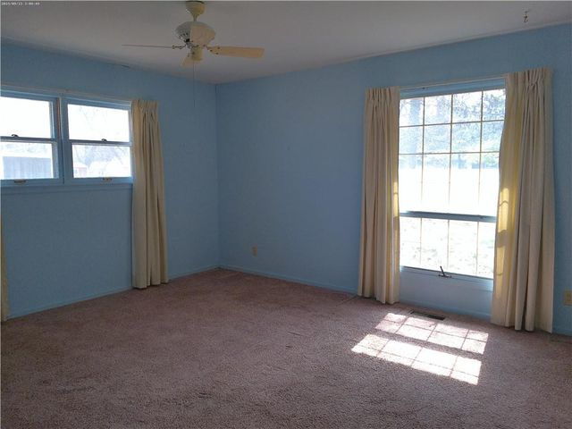 1 Holly Lane, Paola, KS 66071