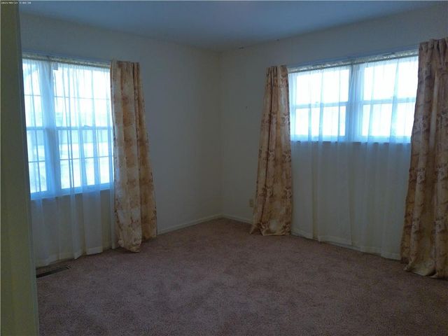 1 Holly Lane, Paola, KS 66071