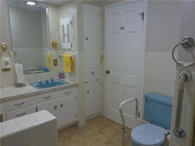 1 Holly Lane, Paola, KS 66071