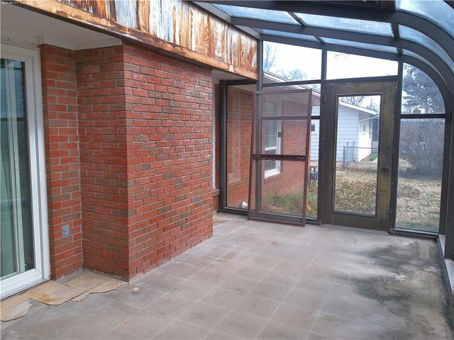 1 Holly Lane, Paola, KS 66071