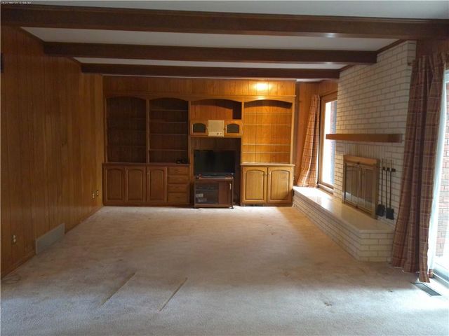 1 Holly Lane, Paola, KS 66071