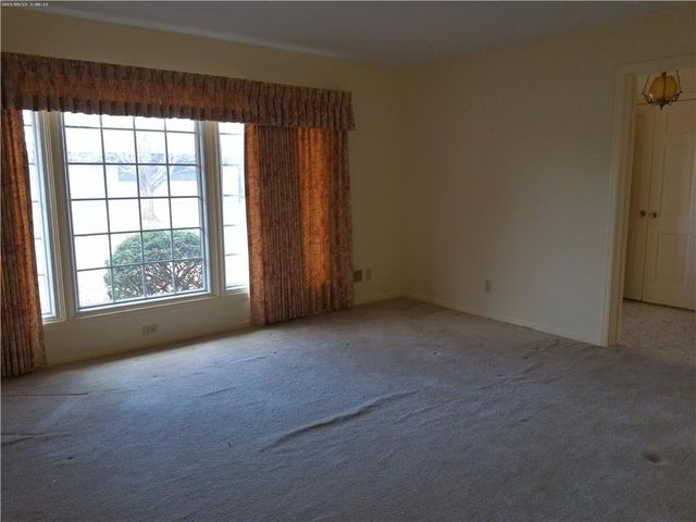 1 Holly Lane, Paola, KS 66071