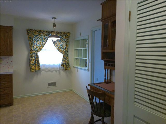 1 Holly Lane, Paola, KS 66071