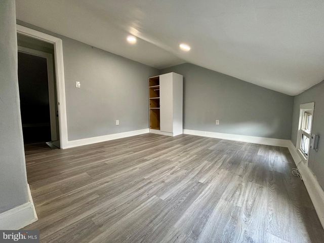 16 E FEDERAL ST, Burlington, NJ 08016