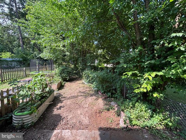 16 E FEDERAL ST, Burlington, NJ 08016