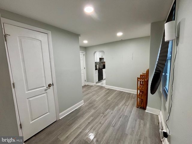 16 E FEDERAL ST, Burlington, NJ 08016
