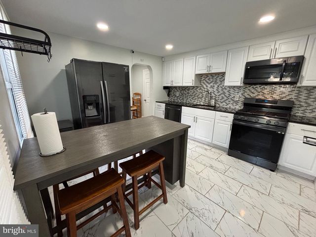 16 E FEDERAL ST, Burlington, NJ 08016