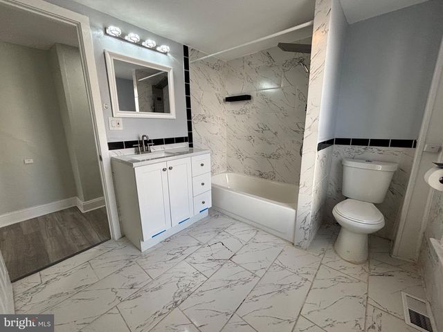 16 E FEDERAL ST, Burlington, NJ 08016