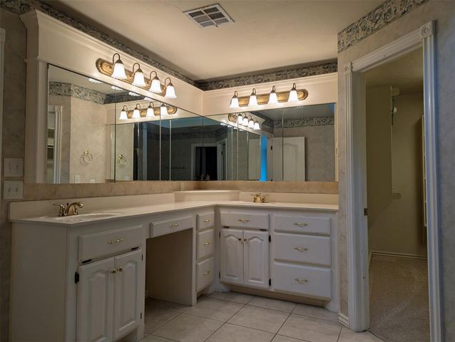 214 Boulevard Du Lac, Norman, OK 73071