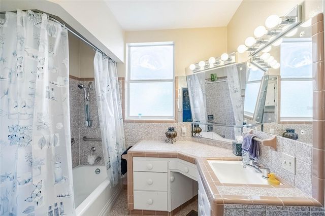 102 S LAKESHORE BOULEVARD, Lake Wales, FL 33853